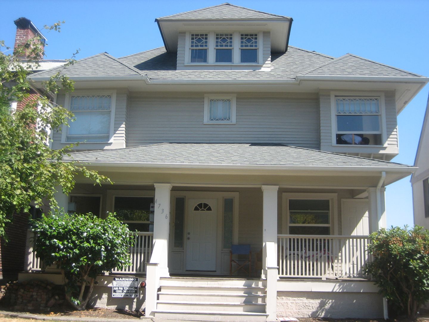 -- 2 Blocks to the University of Washington!- Nice Room in Shared House, Private Leases, Locking Doors, Weekly Cleaning Service, New Paint/ Carpets -- 12 of 12