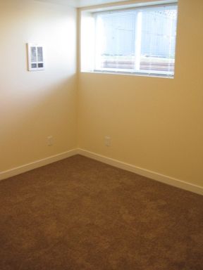 Remodeled House, 3 Full Bathrooms, 2 Fully Equipped Shared Kitchens, Nice Size Basement Room, Weekly Cleaning Service (common areas)