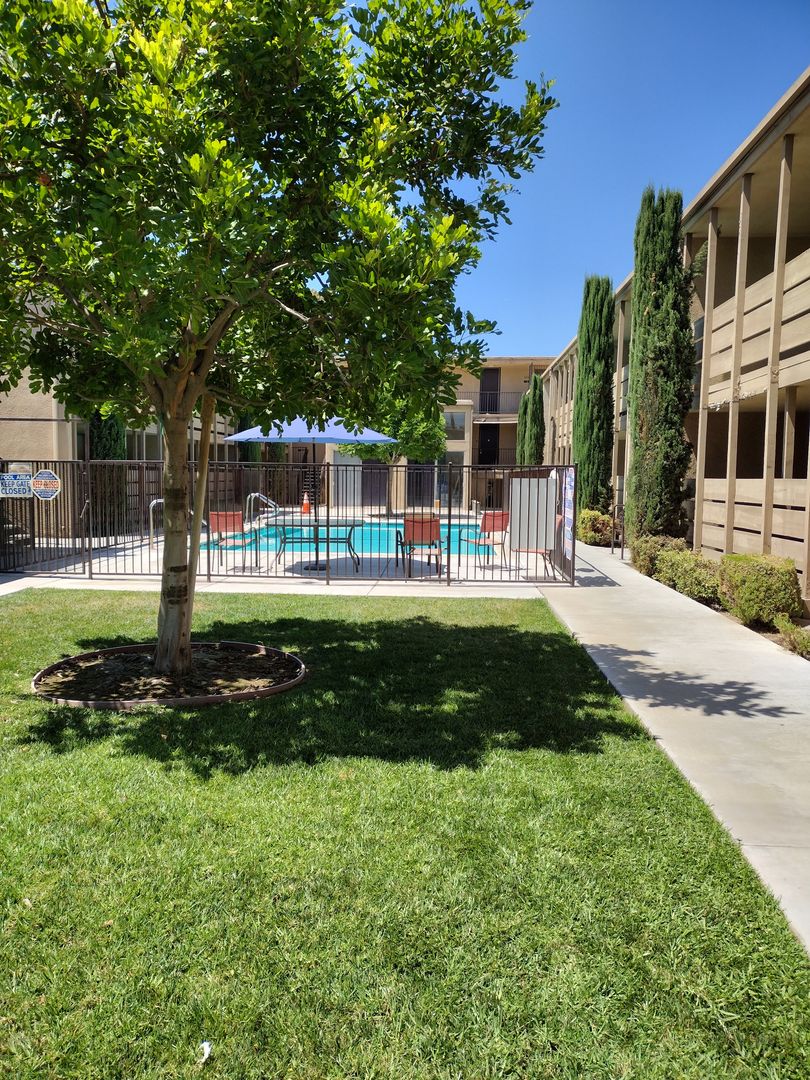 Riverside Apartment: 8715 Magnolia Ave