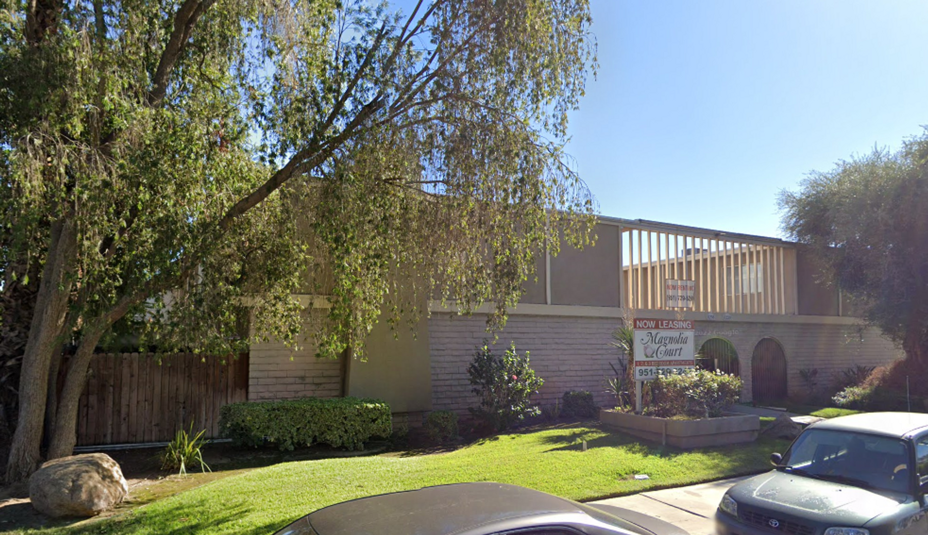 Riverside Apartment: 8208-8220 Magnolia ave