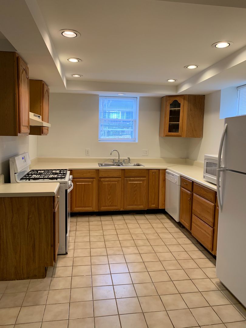 Decatur Apartment: 212 Adair Street