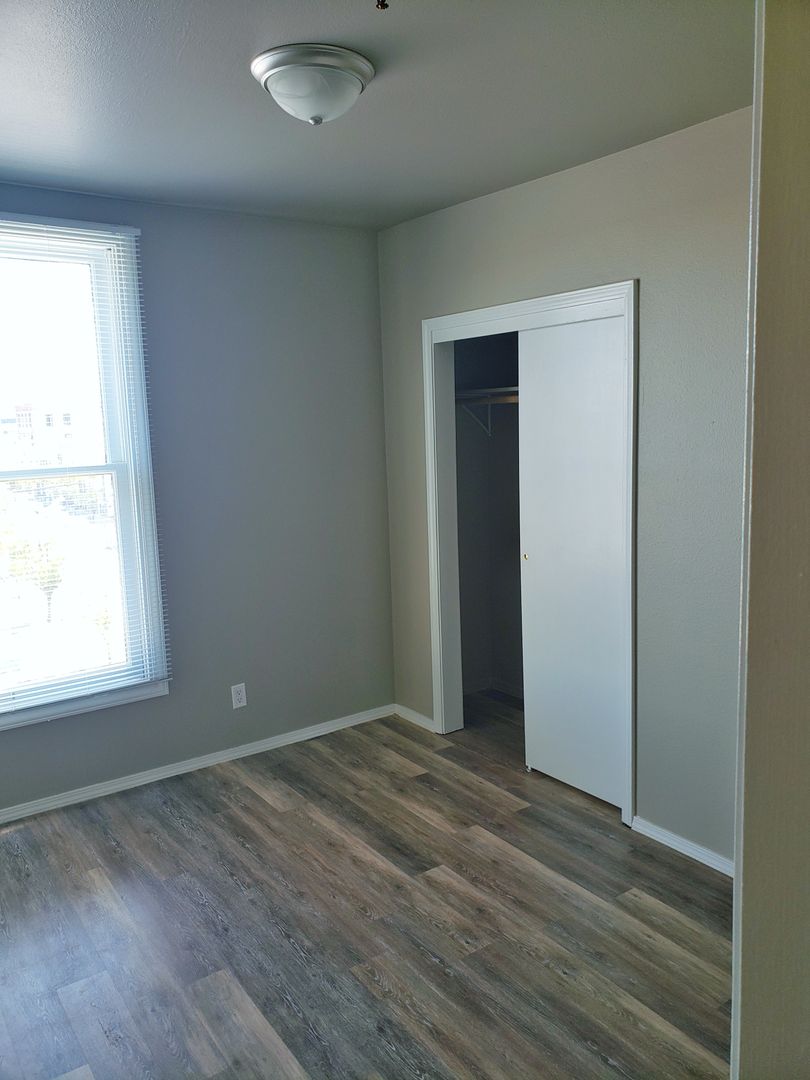 Medford Apartment: 406 W Main St