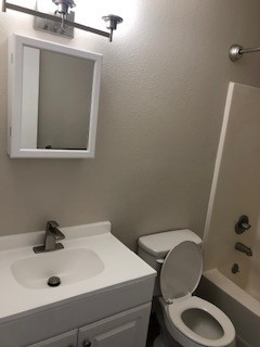 Medford Apartment: 406 W Main St