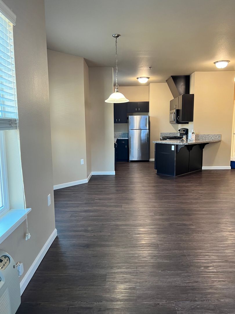 Salem Apartment: 5851 Reed Ln SE