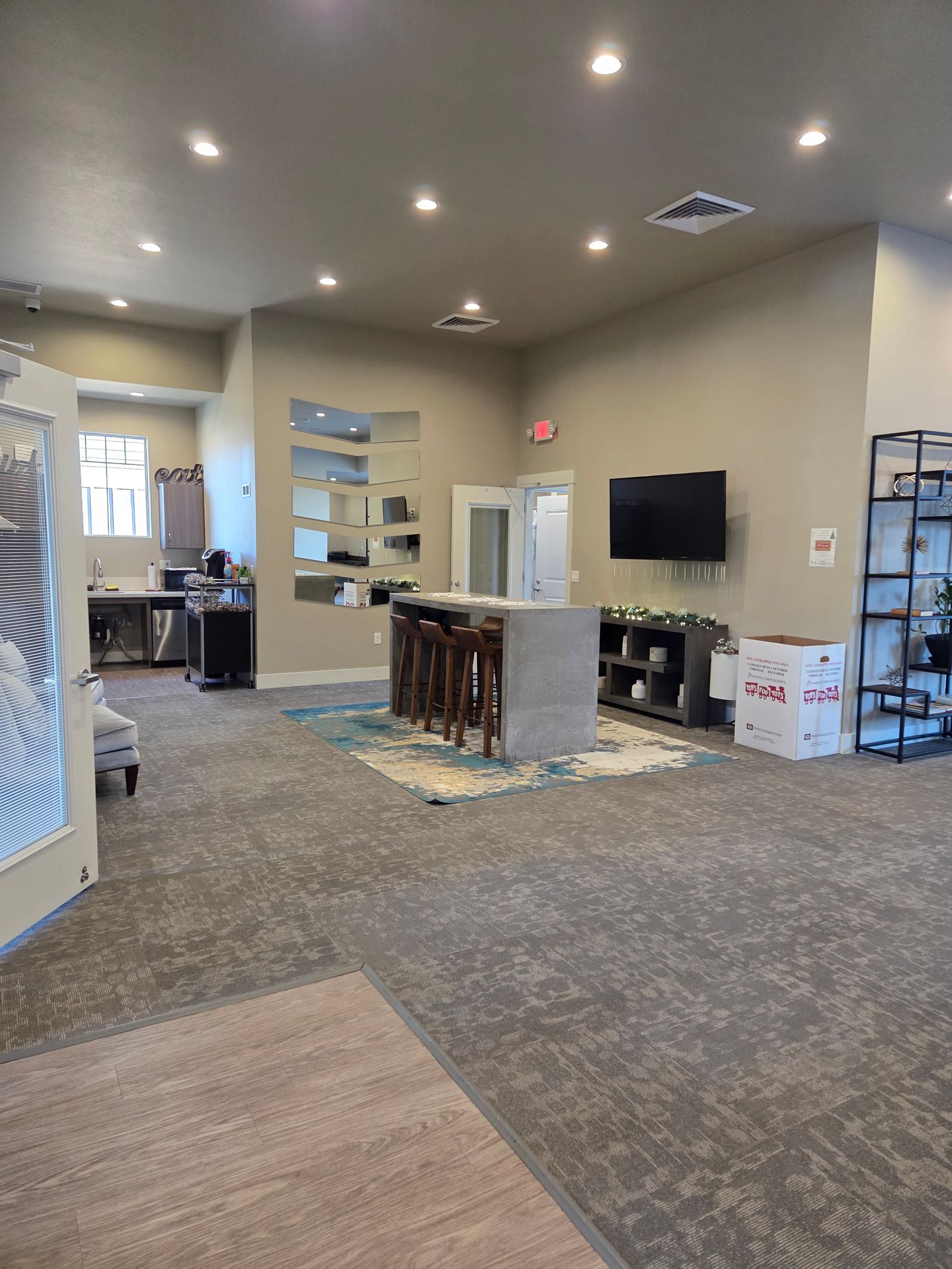 Salem Apartment: 4752 Liberty Rd S