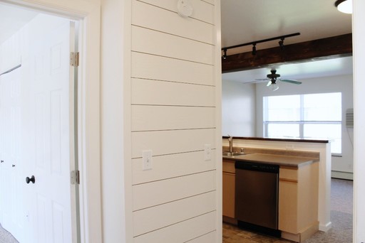 One Bedroom, One Bathroom Apartment at Crestview Apartments – photo 1
