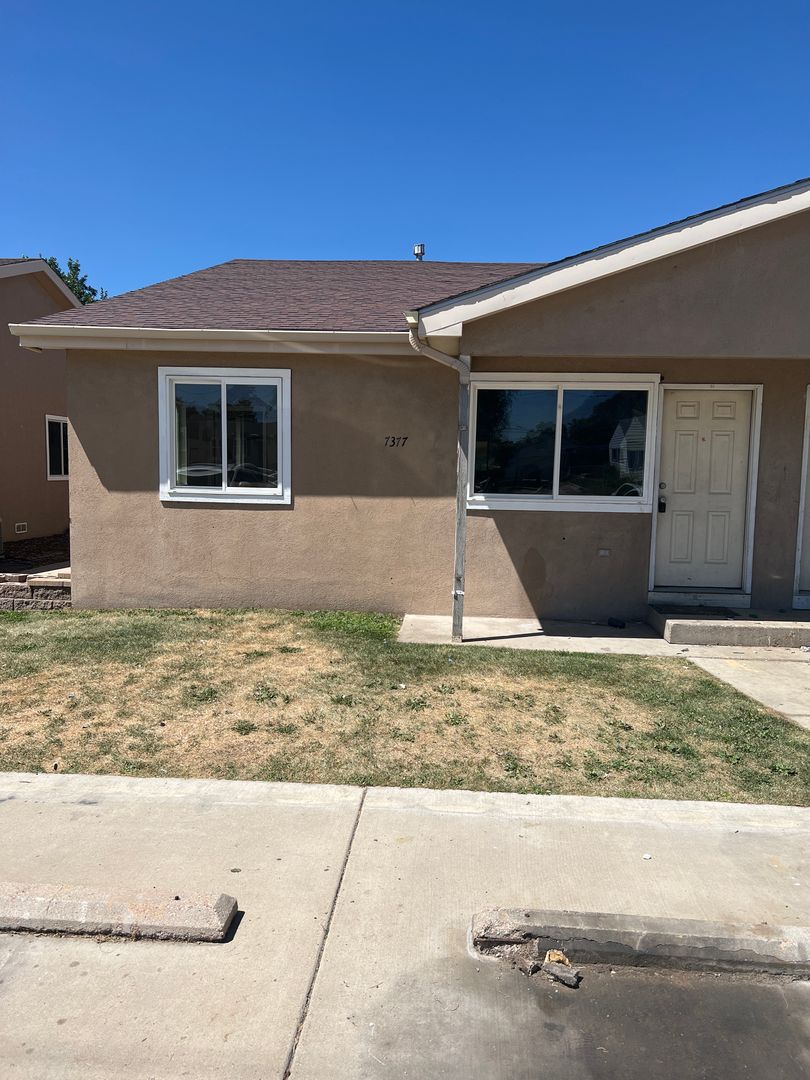 Commerce City House: 7377 Krameria St.