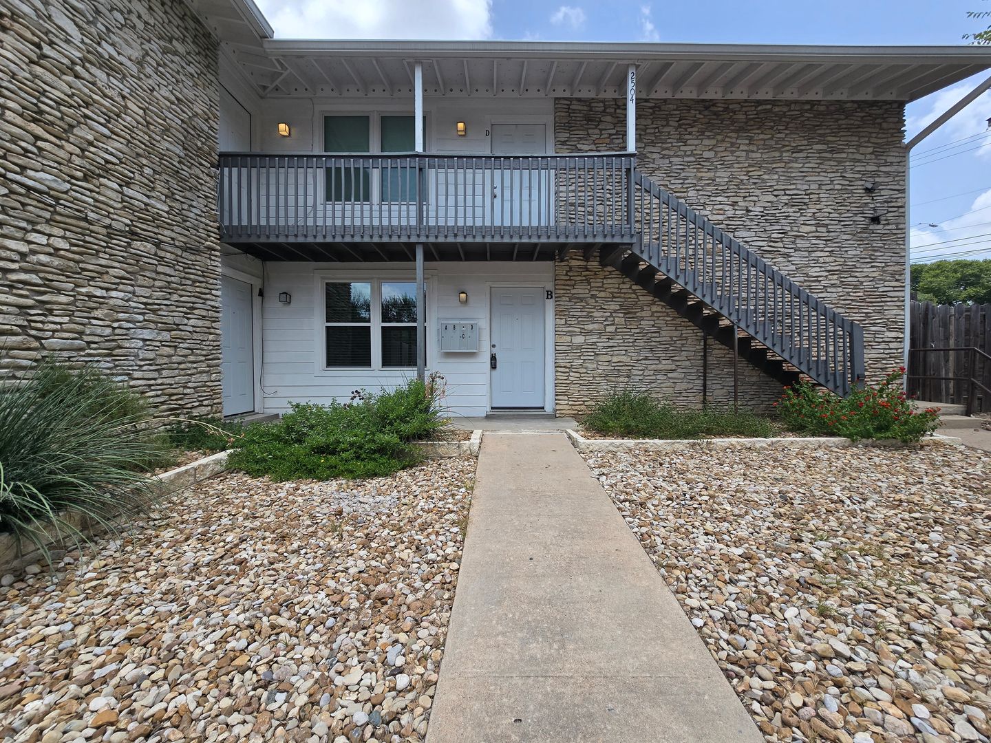 Austin Apartment: 2504 Manor Circle