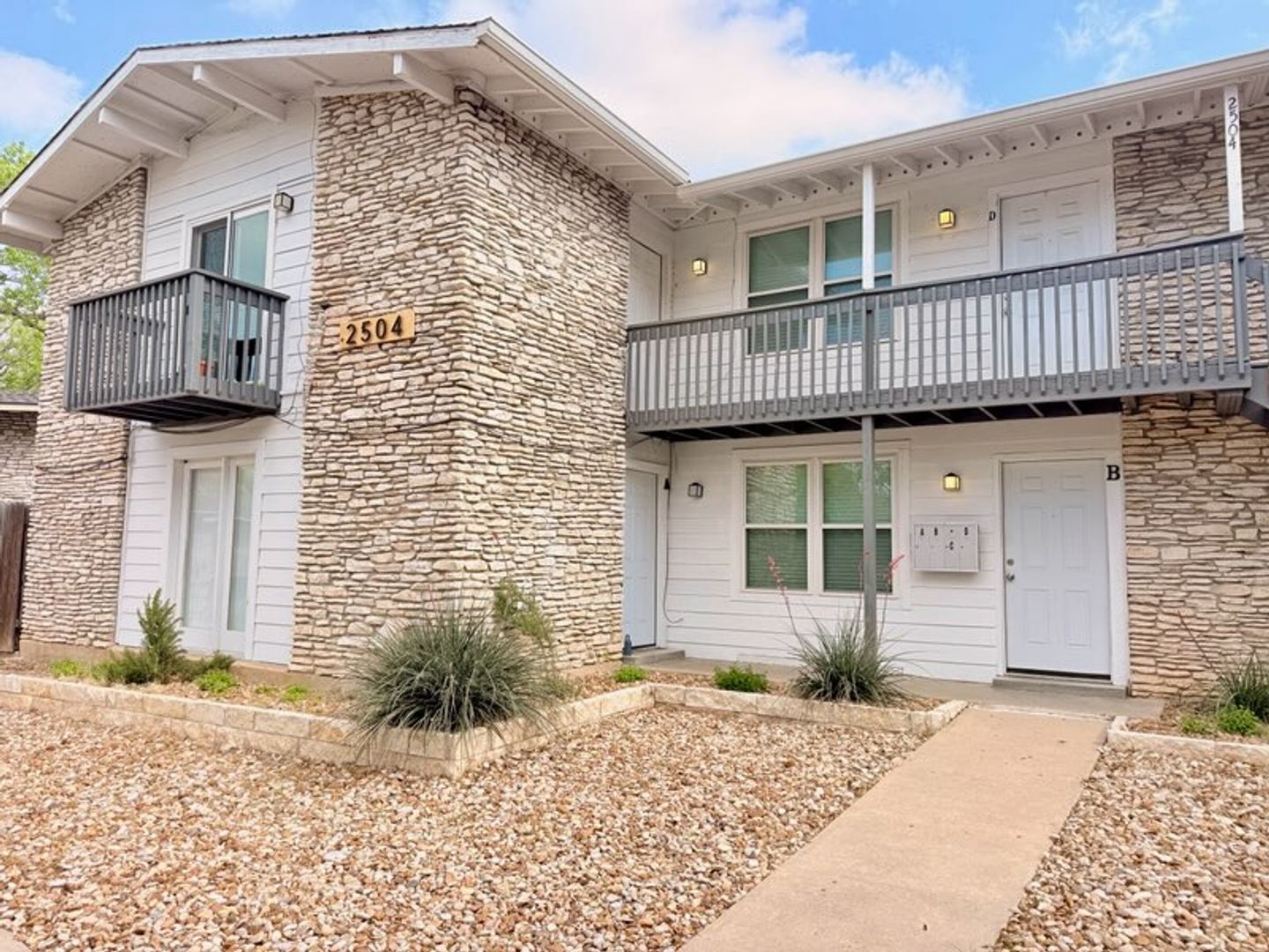 Austin Apartment: 2504 Manor Circle