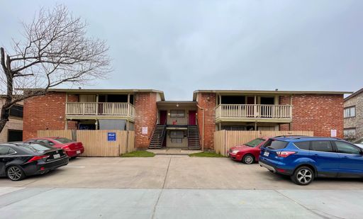 Spacious 2 bedroom close to downtown! – photo 1