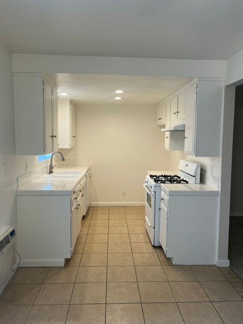 Anaheim Apartment: 3141 Lanerose Drive