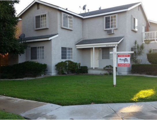Los Alamitos Apartment: 10623 Chestnut