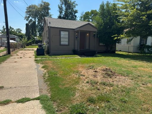 2324 Broadway Drive – photo 1