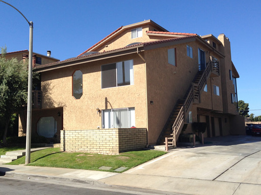 Quaint Junior 1 Bedroom / 1 Bath Apartment in Huntington Beach - UTILITIES INCLUDED!! – photo 1