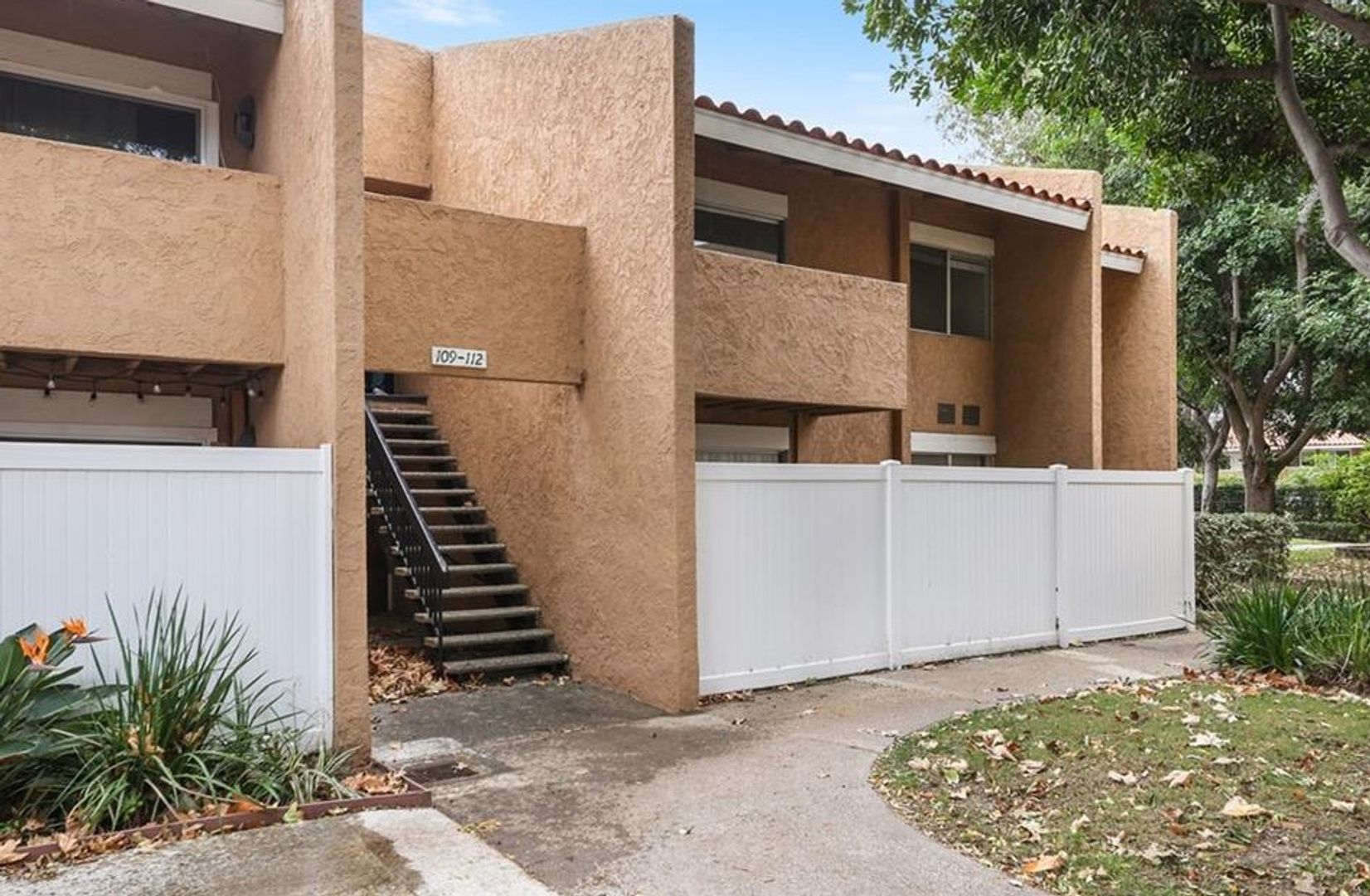 Santa Ana House: 1001 W. MacArthur Boulevard #110
