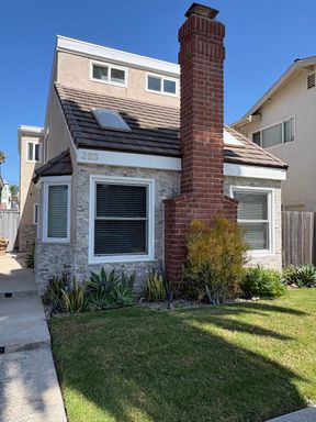 Designer furnished 3 bedroom / 3 bath home steps from the ocean. – photo 1
