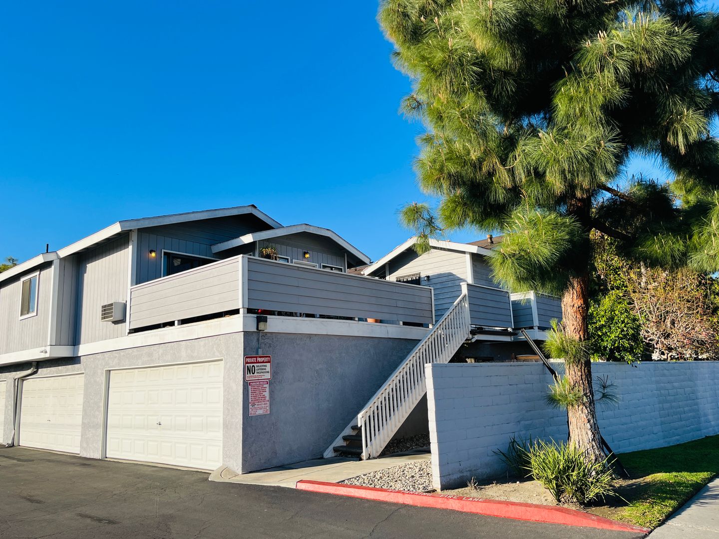 Anaheim Apartment: 1200 & 1210 S. Sharon Cir.