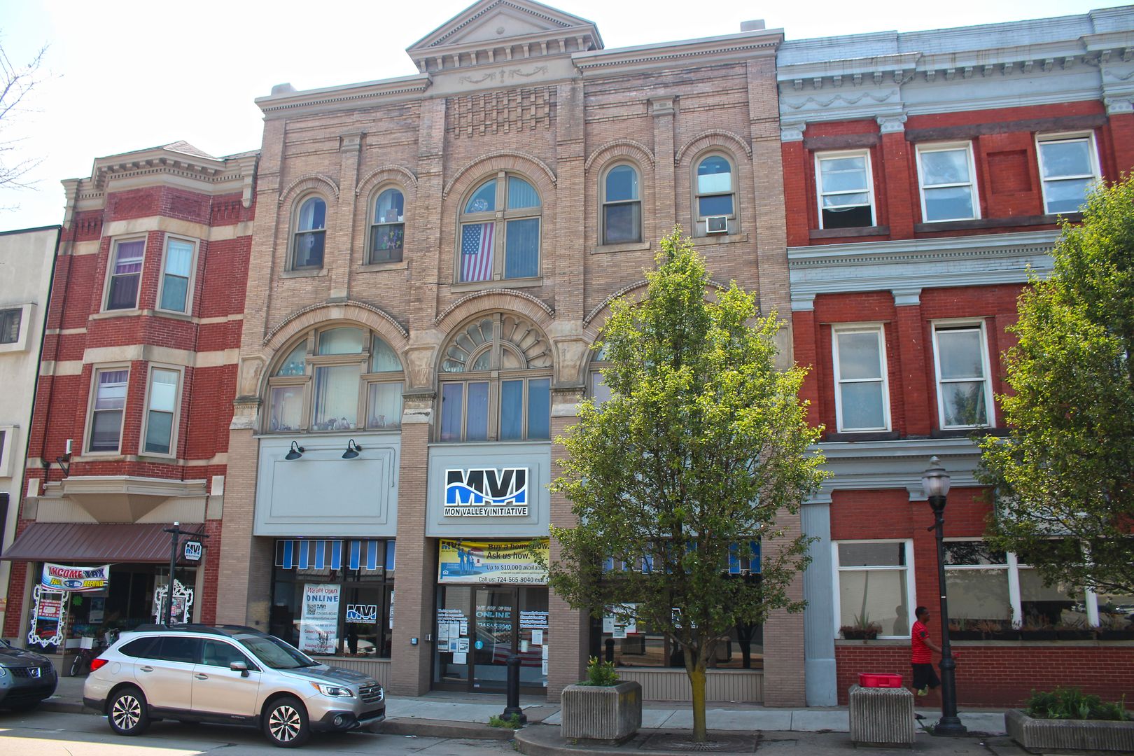 Charleroi Apartment: 207 5th Street