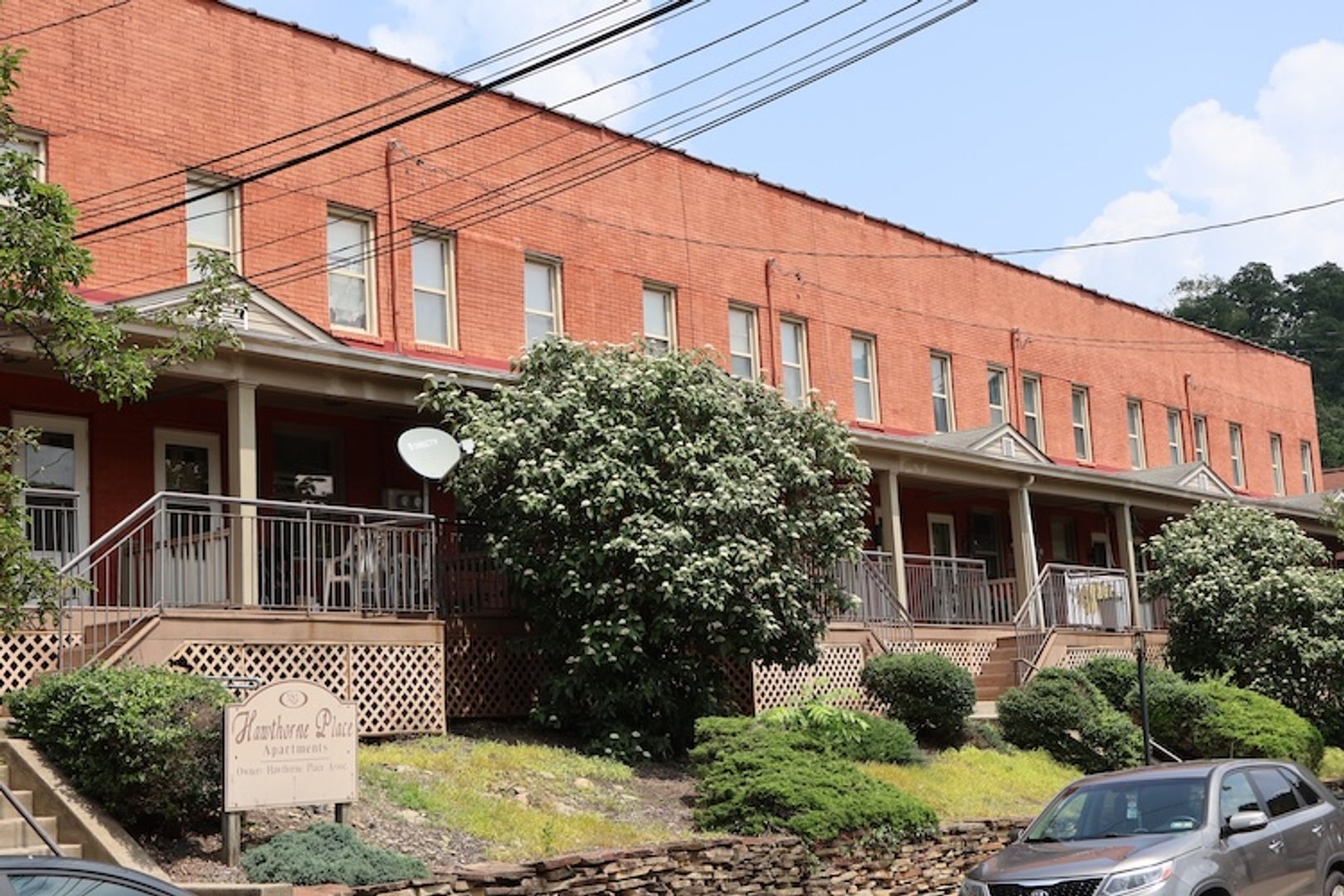 Swissvale Apartment: 2253-2271.5 Hawthorne Avenue