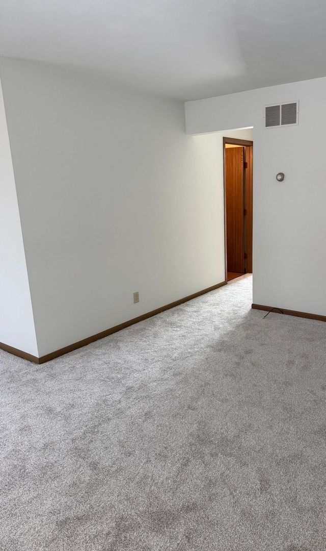 Milton Apartment: 167 - 195 N Janesville St