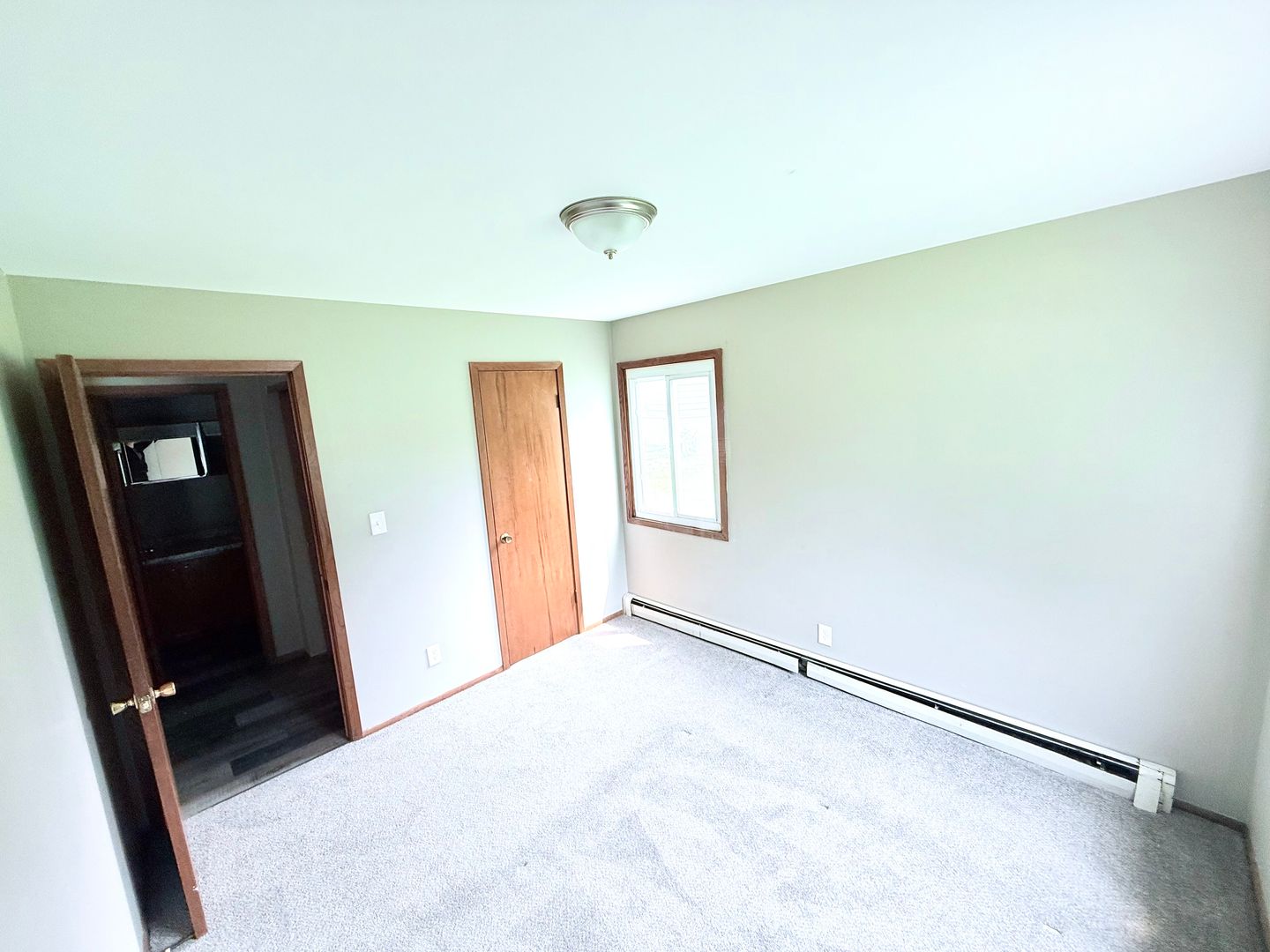 Jackson Apartment: N168 W19937 & N168 W19939 Ridgeway Ct.