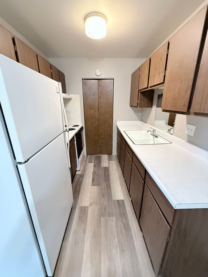 Jackson Apartment: W208 N16586 Center St.