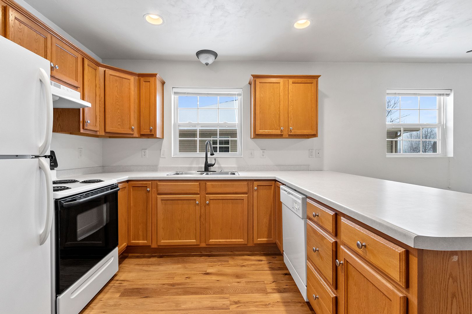 Cecil Apartment: 363 Meadowview Road