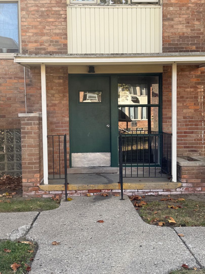 Detroit Condo: 17254 Bentler St