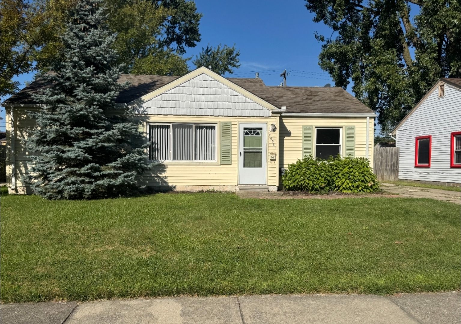 Roseville House: 26561 Belanger