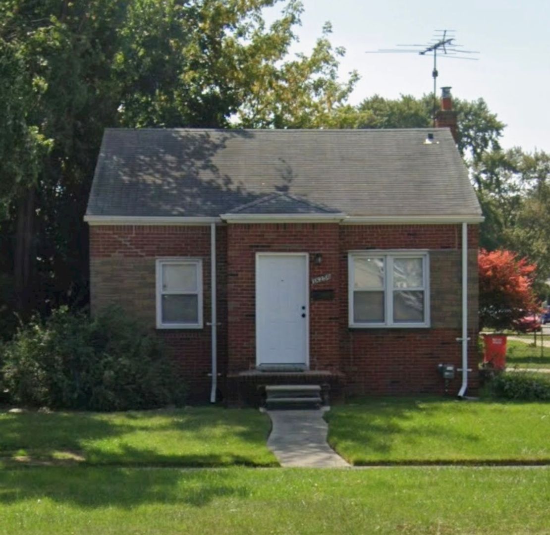 Eastpointe House: 18250 10 Mile Rd