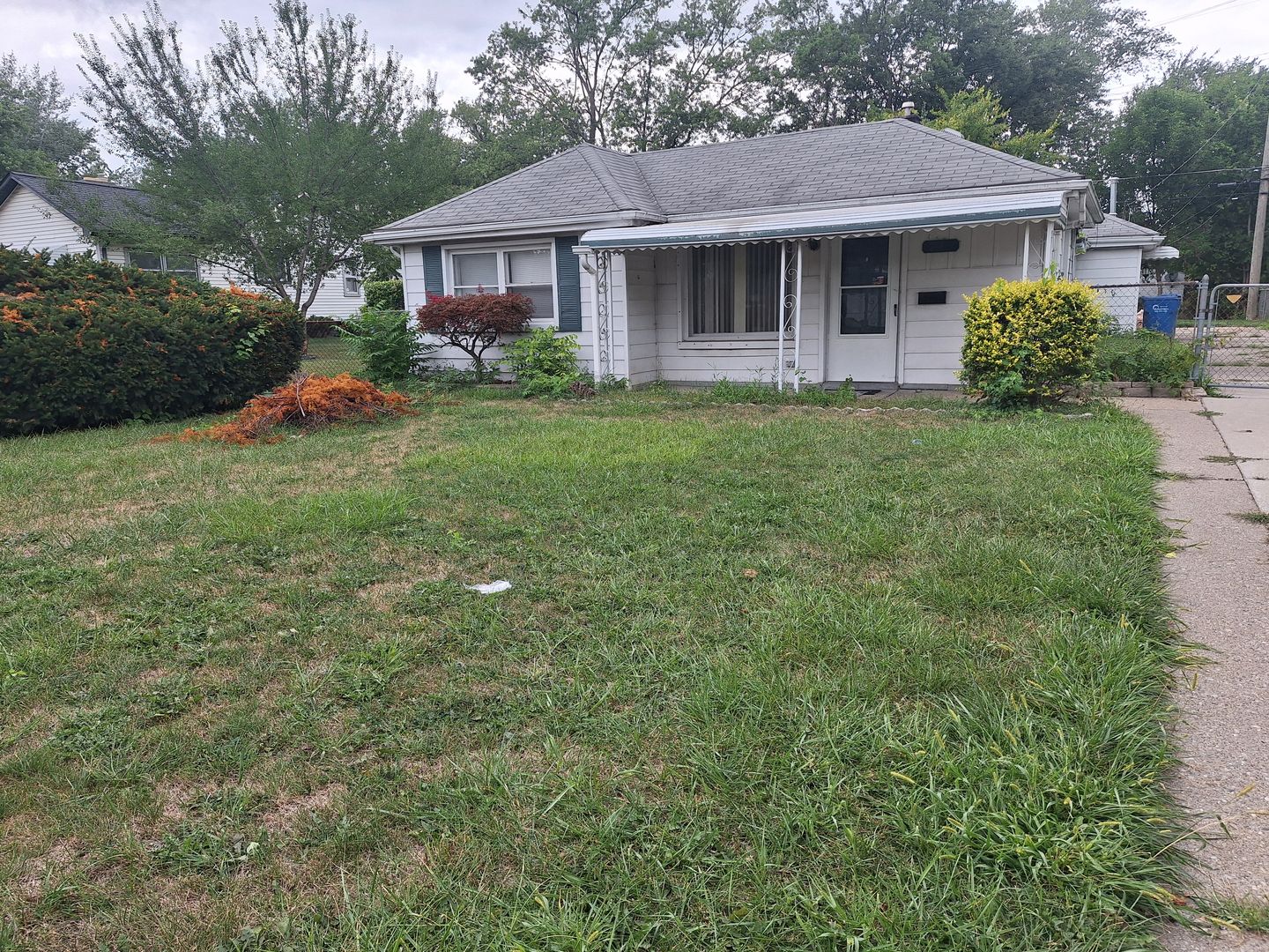 Warren House: 13809 Julius Ave