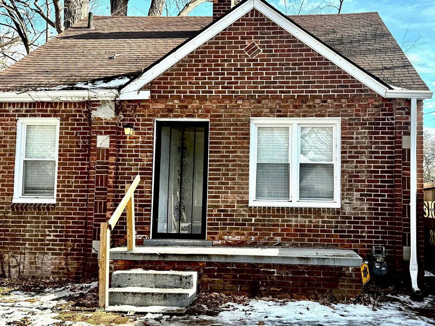 Detroit House: 16146 W Parkway St