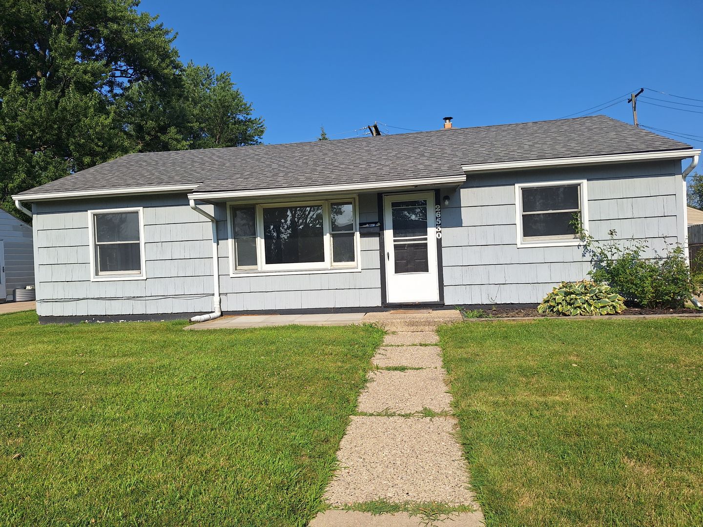 Roseville House: 26530 Hayes