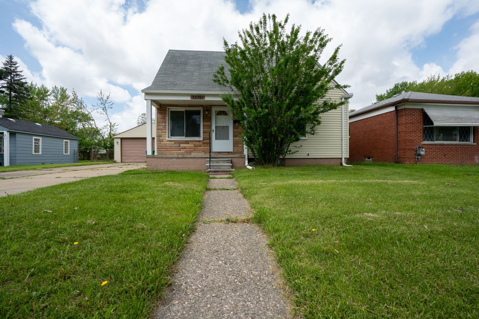 Eastpointe House: 24361 Grove Ave.