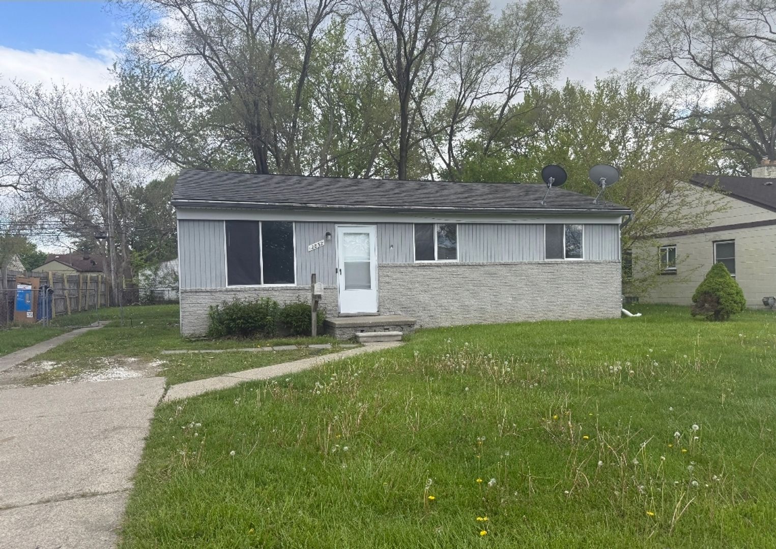 Warren House: 12832 Toepfer