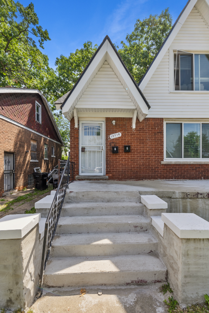 Detroit Apartment: 15716 Cherrylawn St