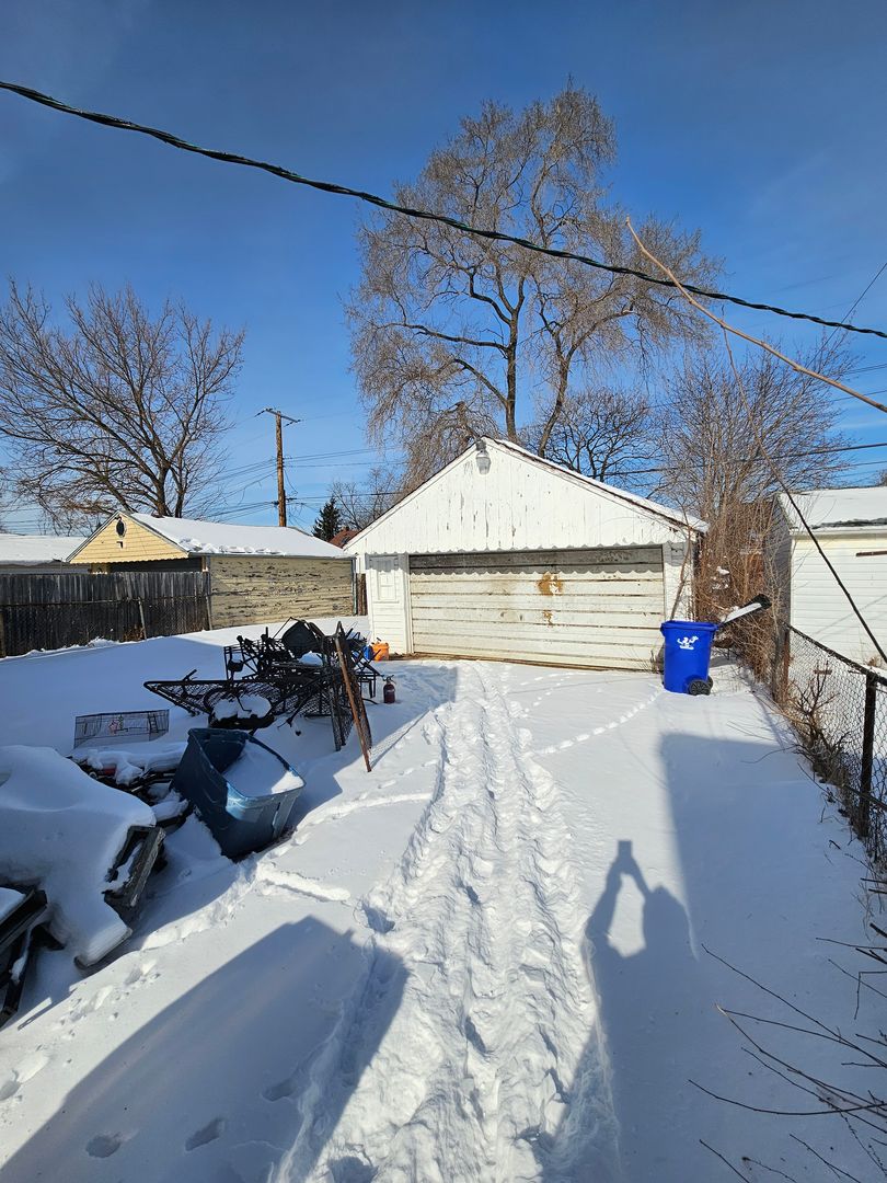 Detroit House: 16307 Eastburn