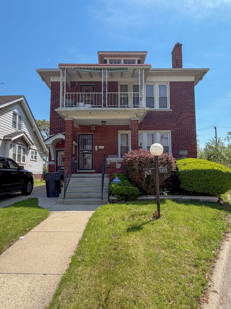 Detroit House: 9392 Woodside St