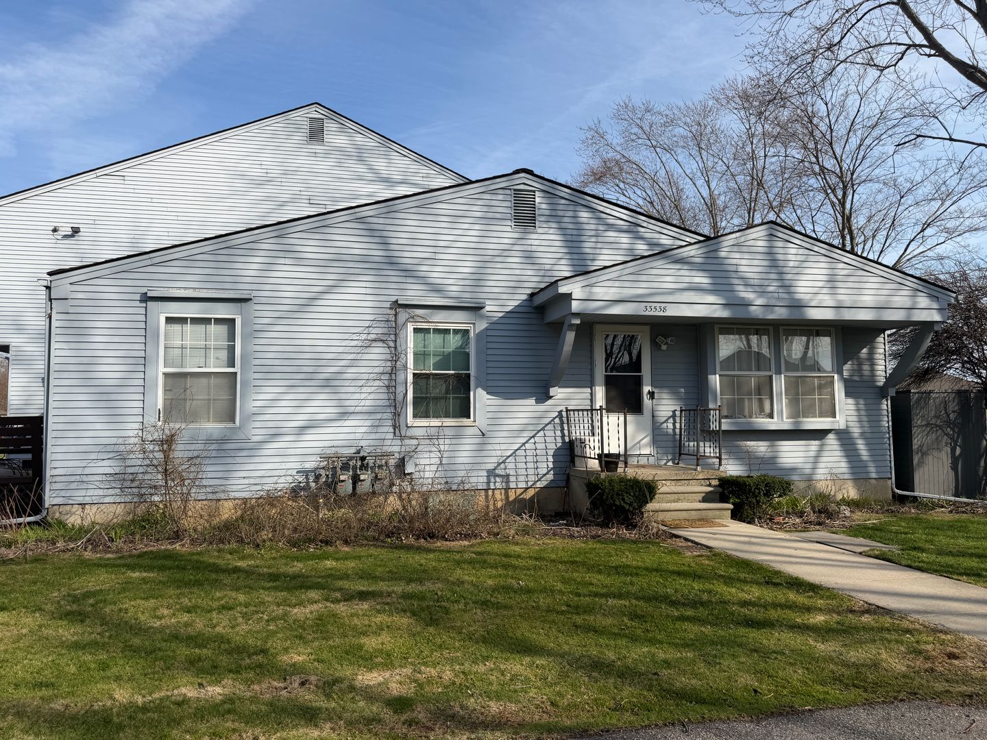 Chesterfield House: 33538 Bayview Dr