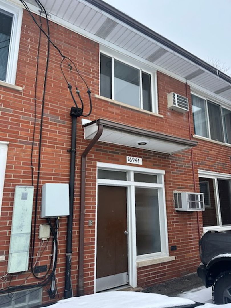 Roseville House: 16944 E. 11 Mile Rd  C2