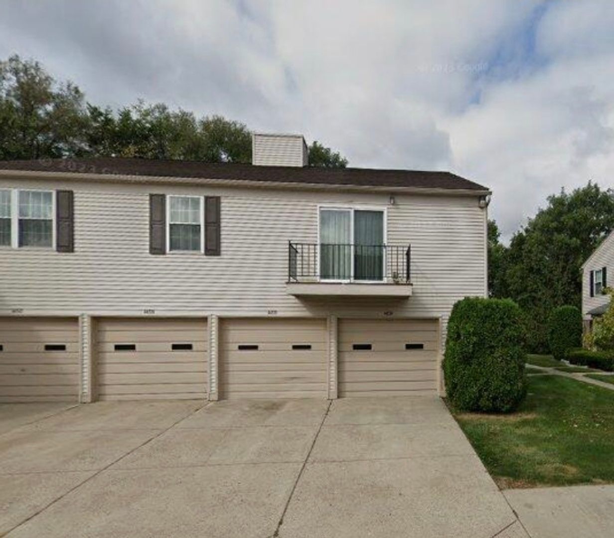 Clinton Twp House: 44524 N Bunker Hill Dr