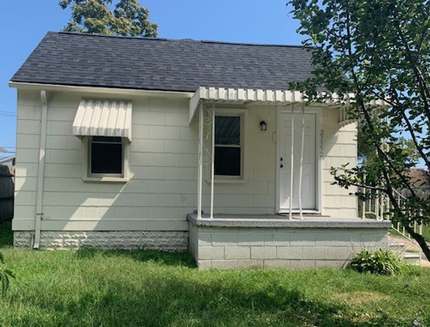 Hazel Park House: 23352 Powell