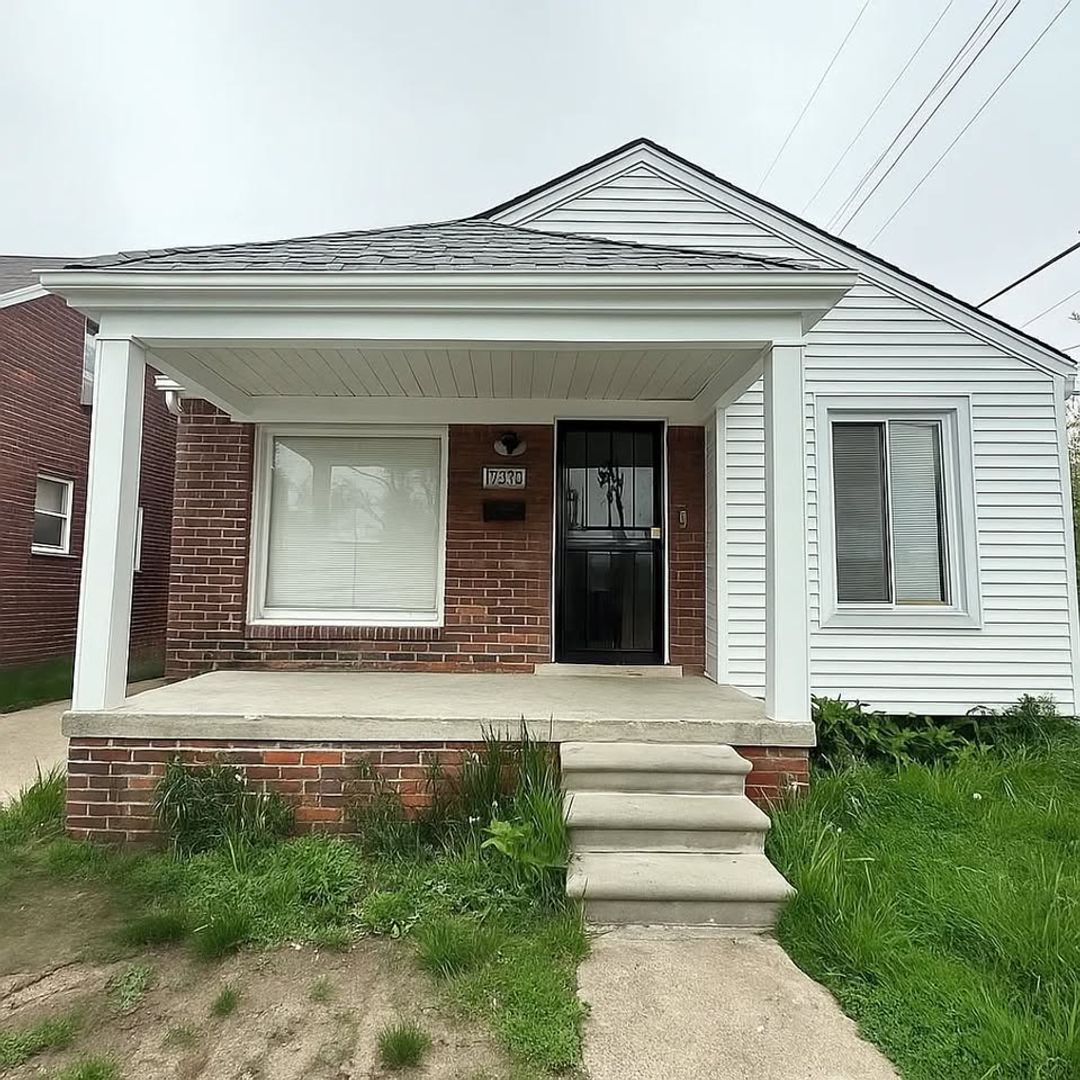 Detroit House: 18851 Klinger St