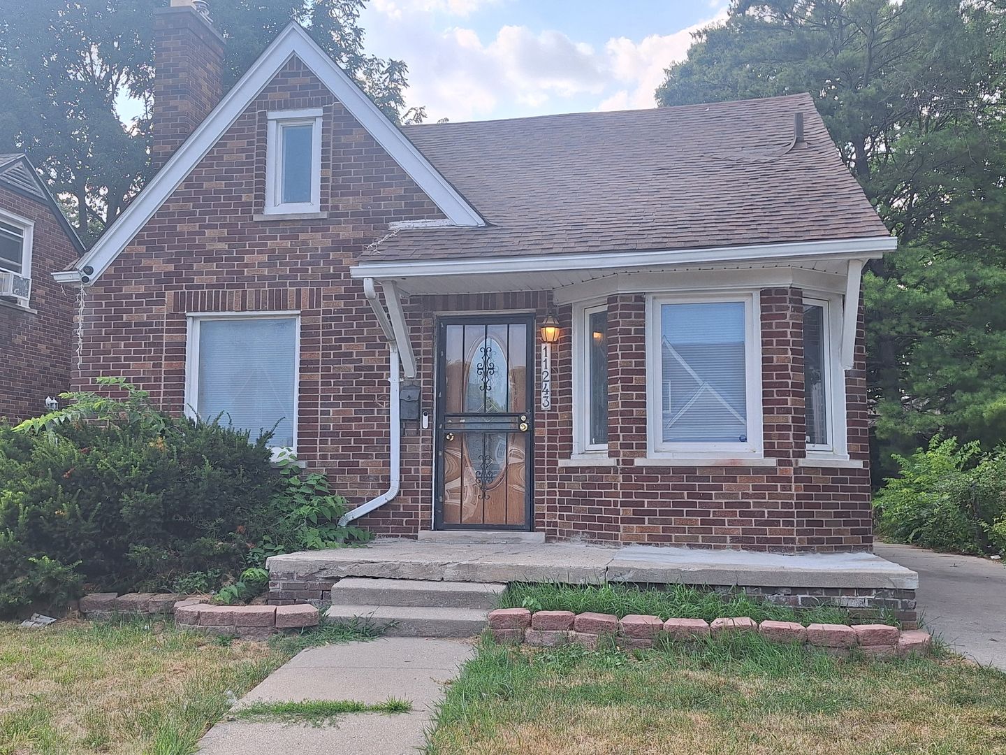 Detroit House: 11243 Roxbury St