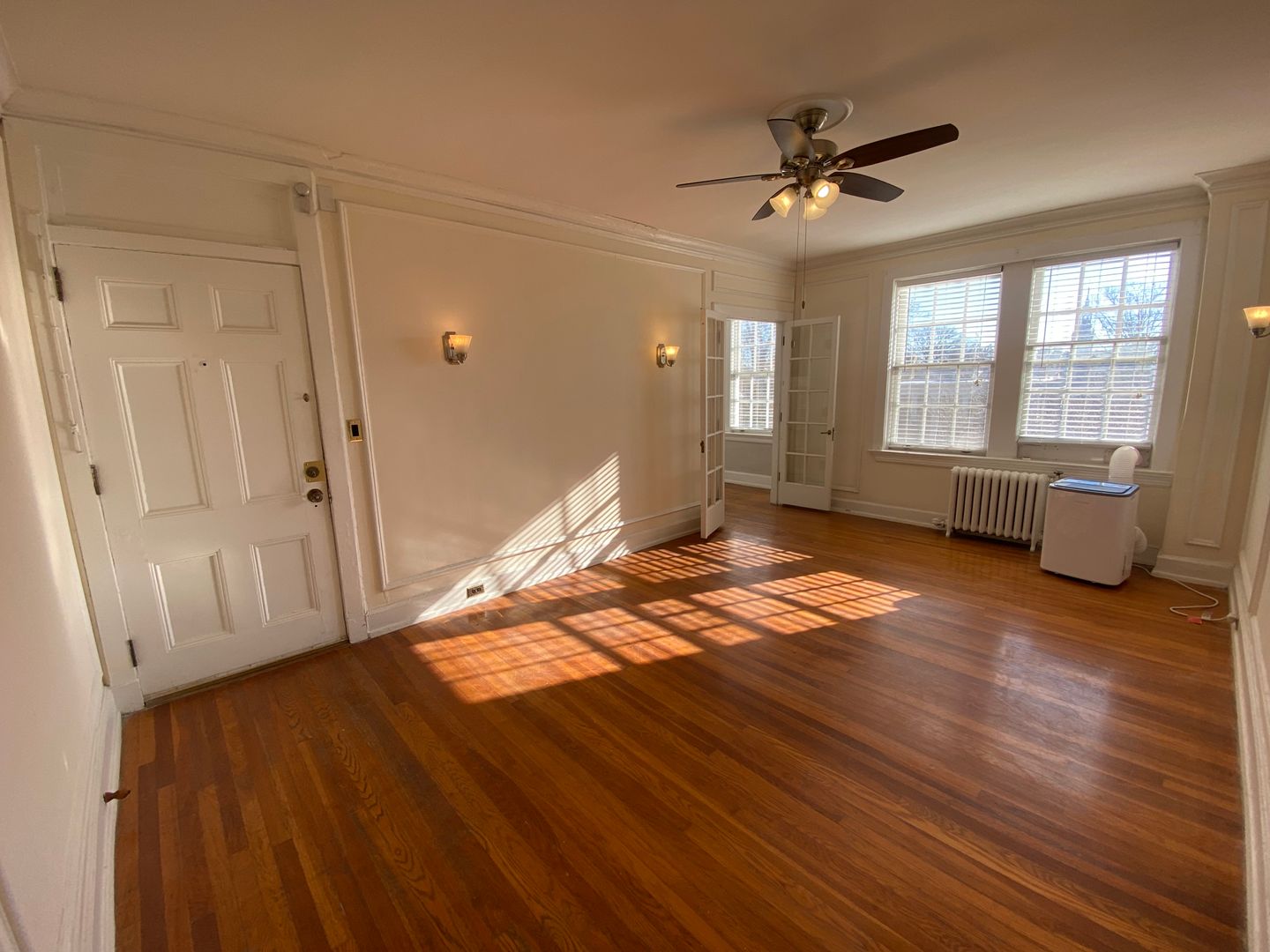 Macon Apartment: 347 College St