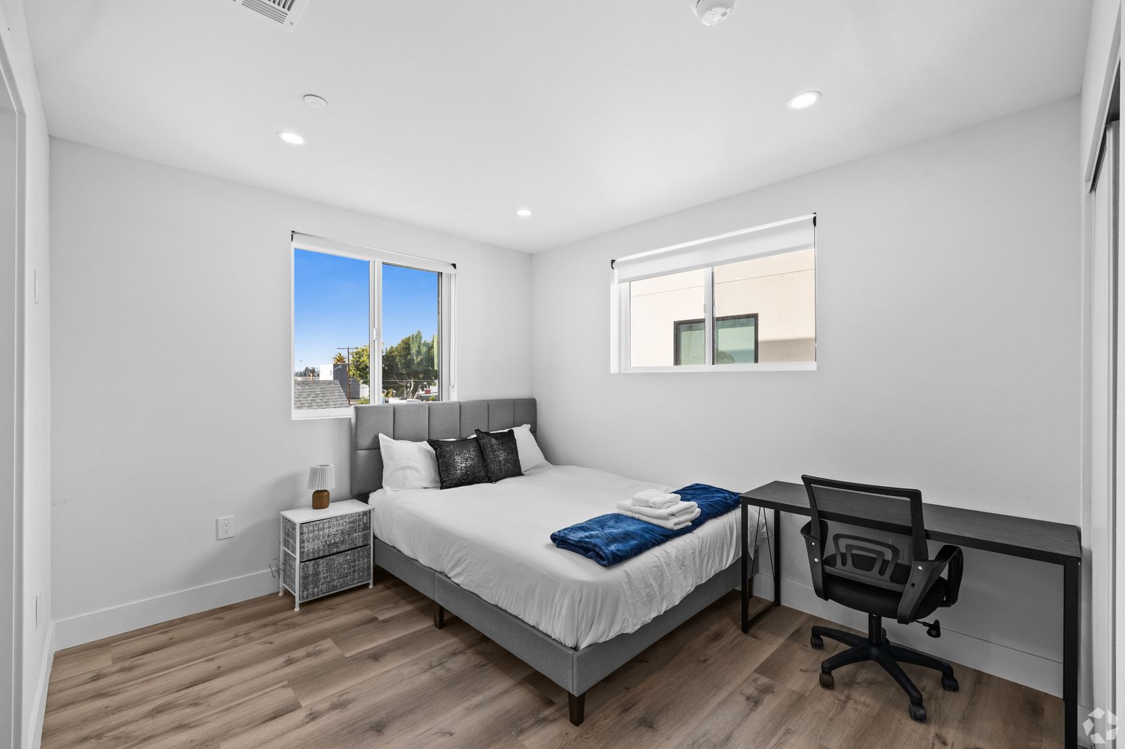 Los Angeles Apartment: 2013 Raymond Avenue