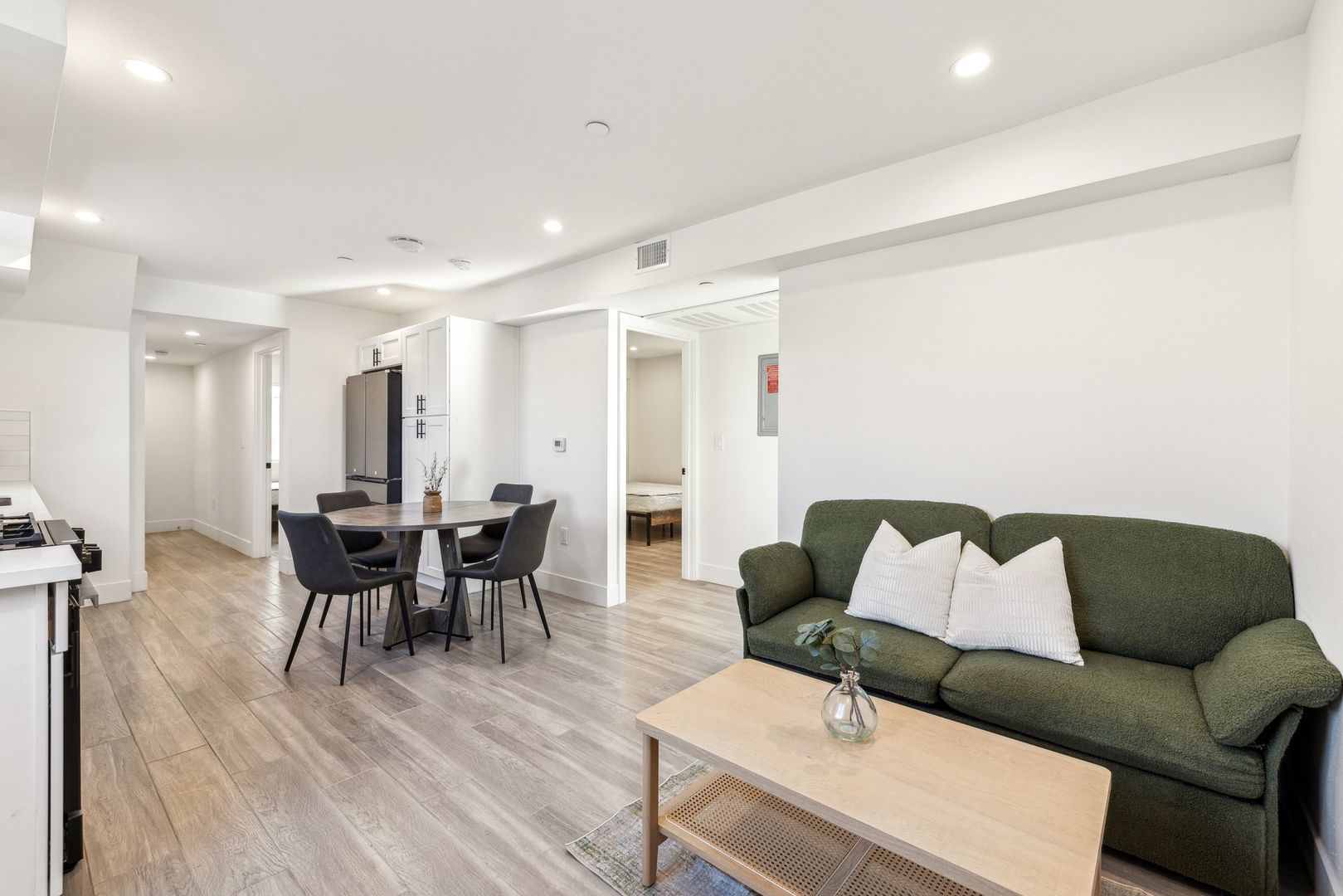 Los Angeles Apartment: 1314 West 35th Place