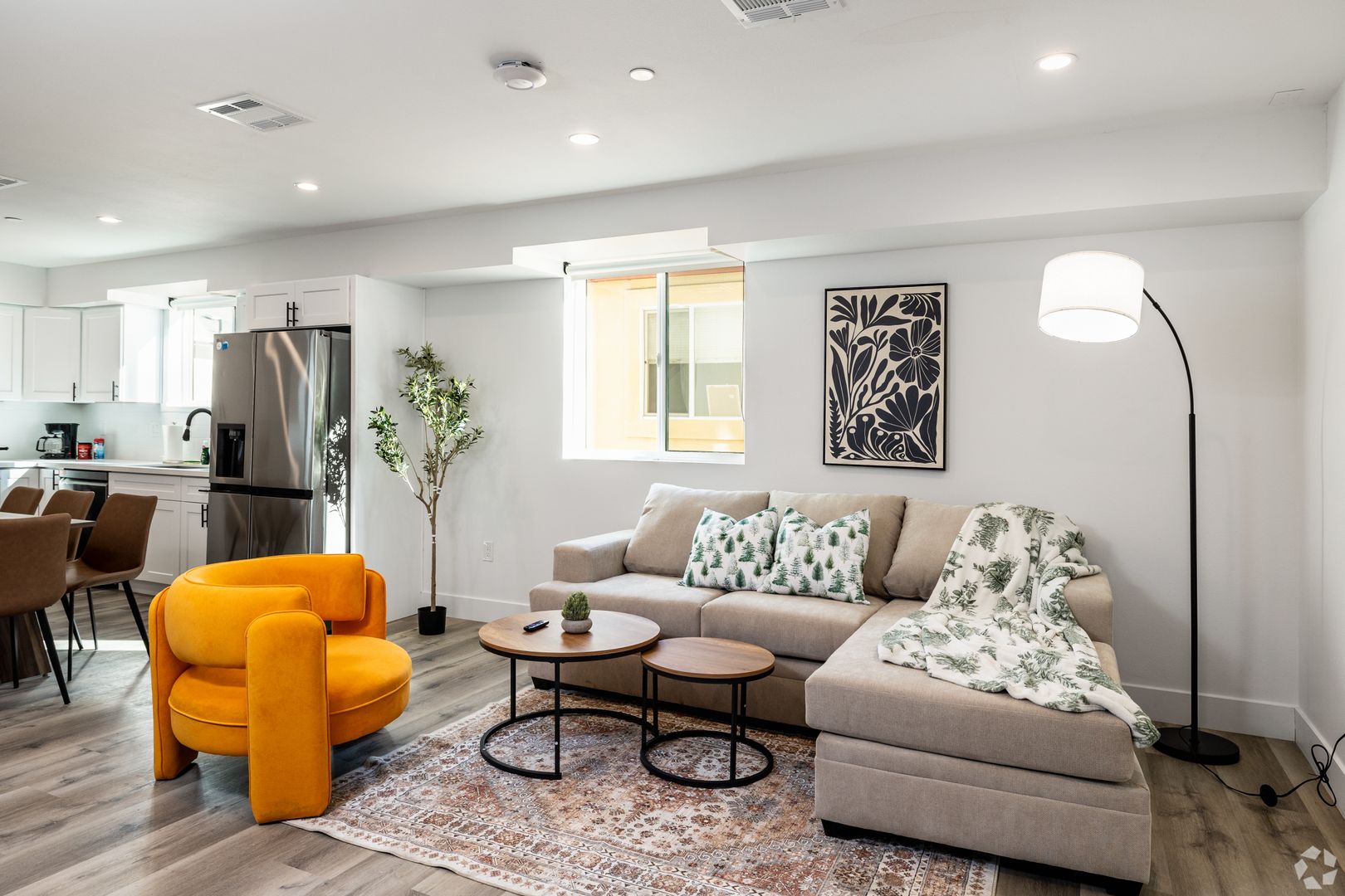 Los Angeles Apartment: 1297 West 36th Street