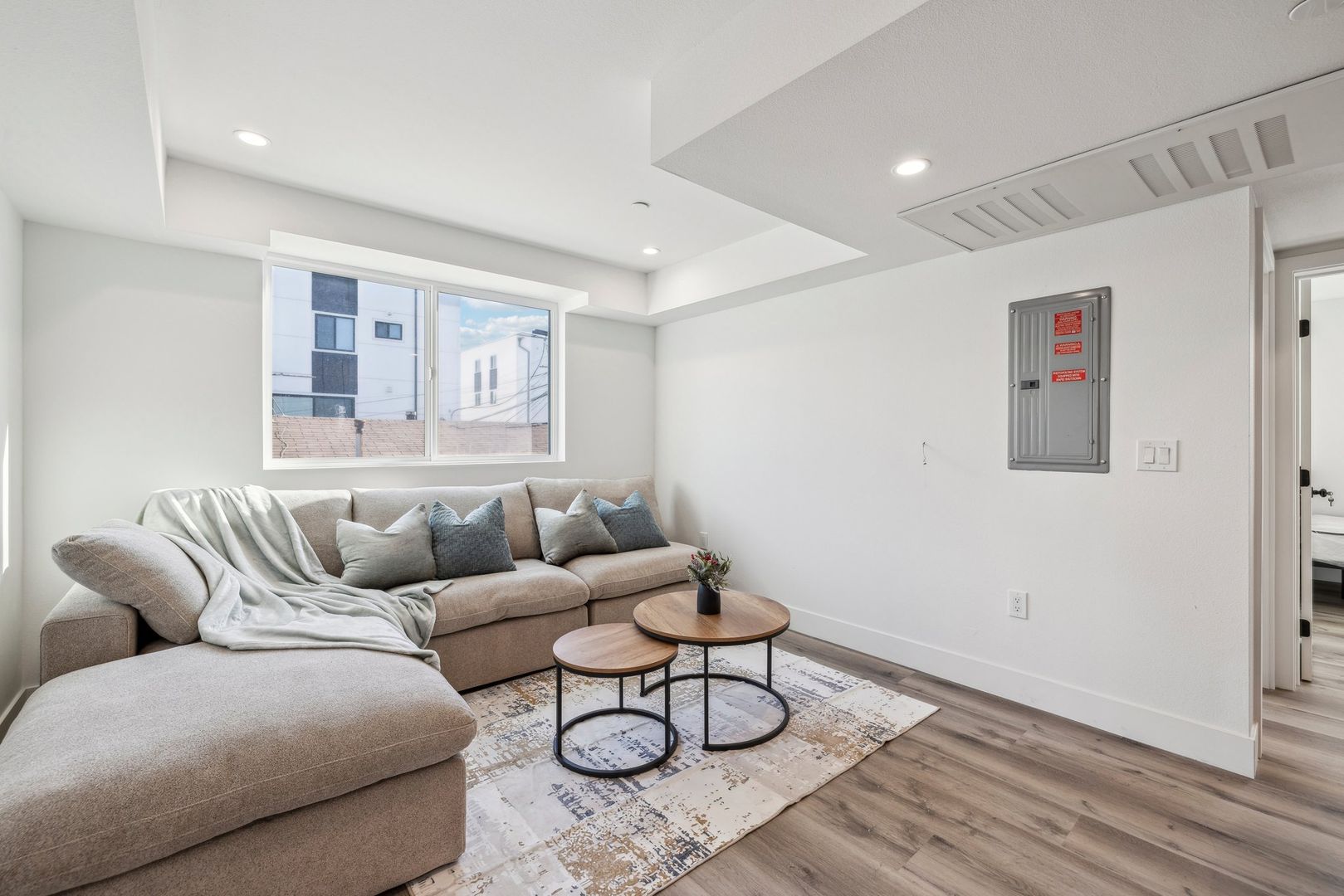 Los Angeles Apartment: 1297 West 36th Street