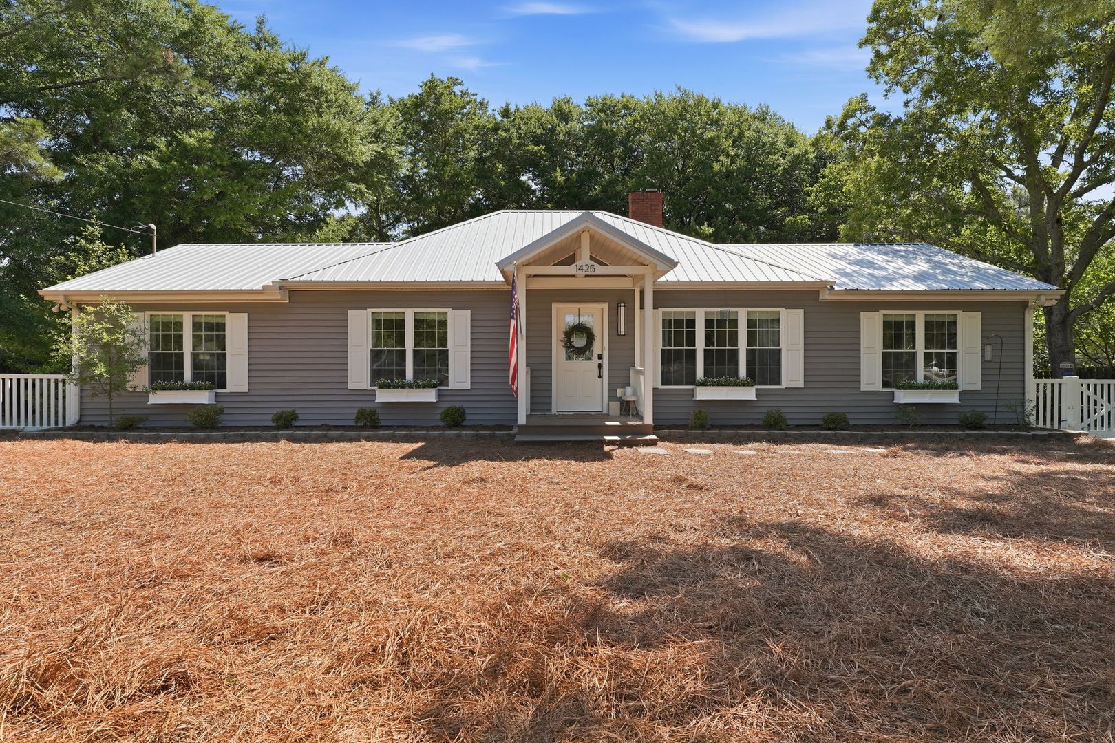 Southern Pines House: 1425 Central Drive